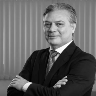César Paredes